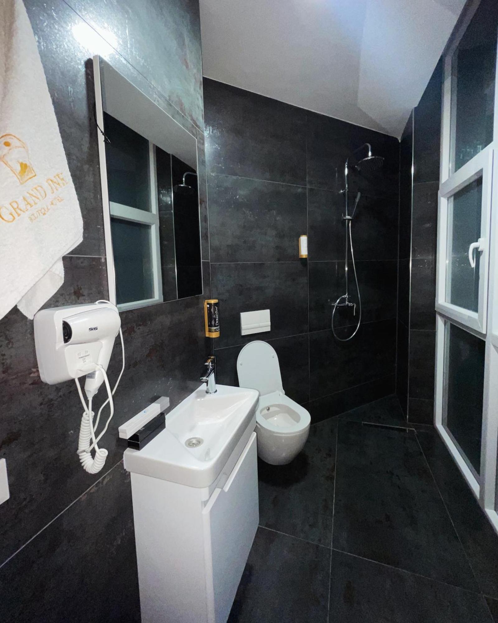 Grand Jnk Boutique Hotel Kukes Bagian luar foto